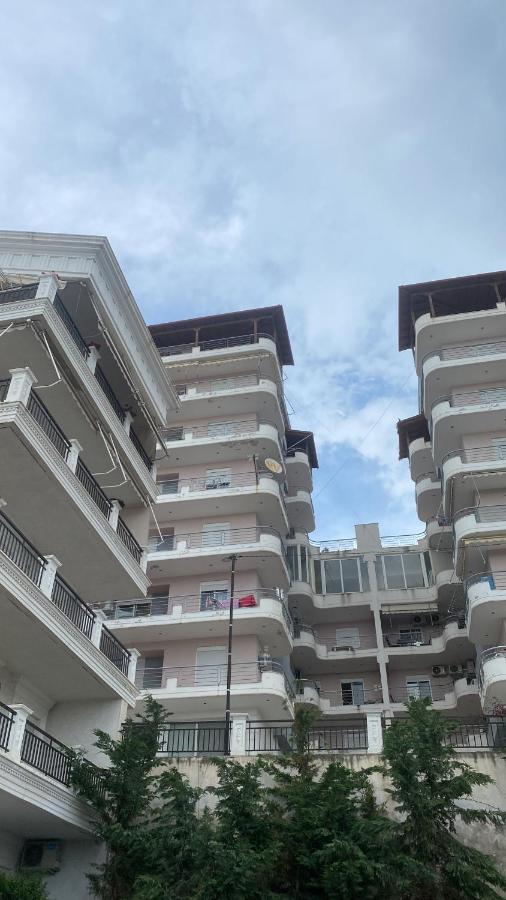 Blue Breeze Attic Apartments Sarandë Eksteriør billede