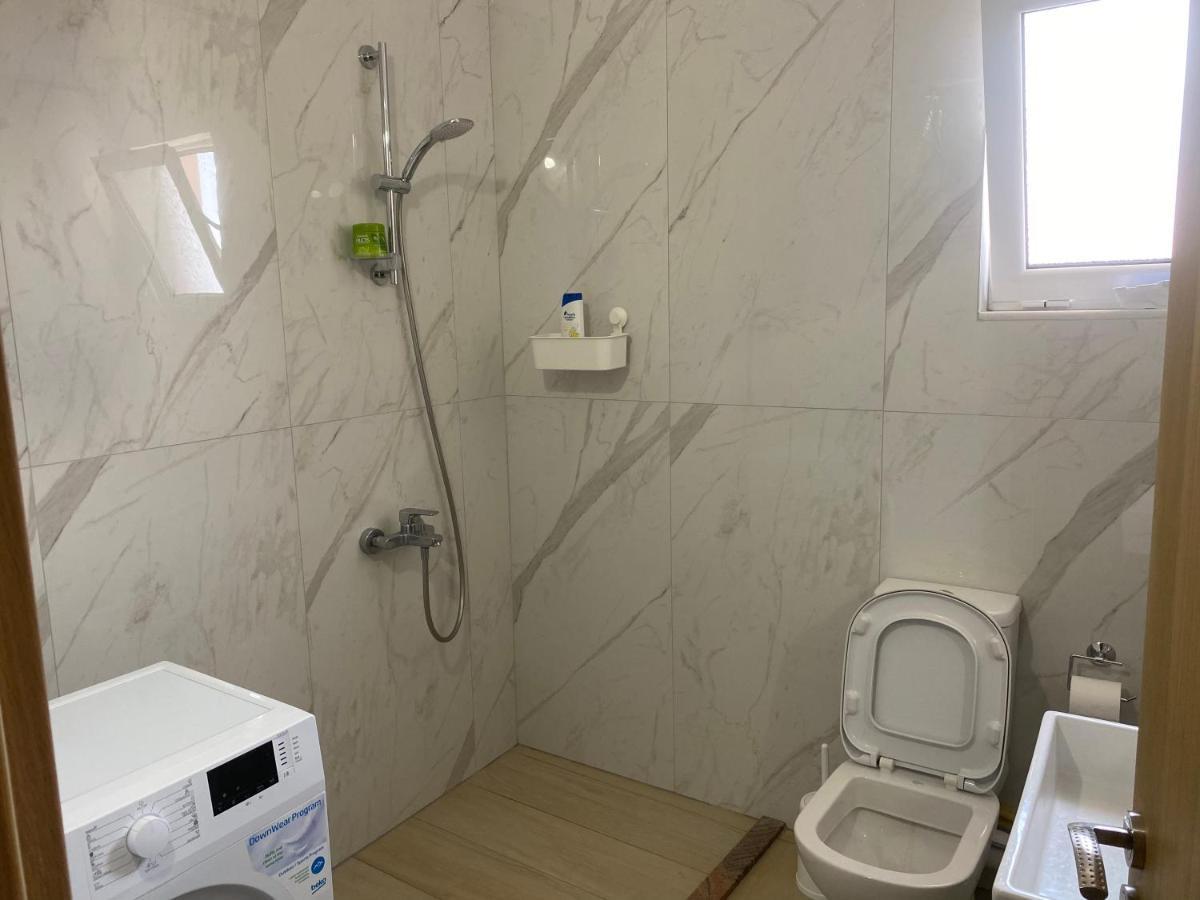 Blue Breeze Attic Apartments Sarandë Eksteriør billede