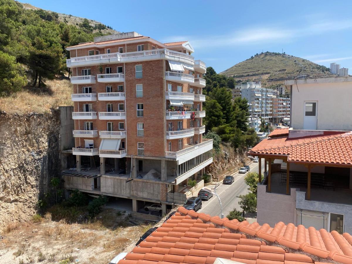 Blue Breeze Attic Apartments Sarandë Eksteriør billede