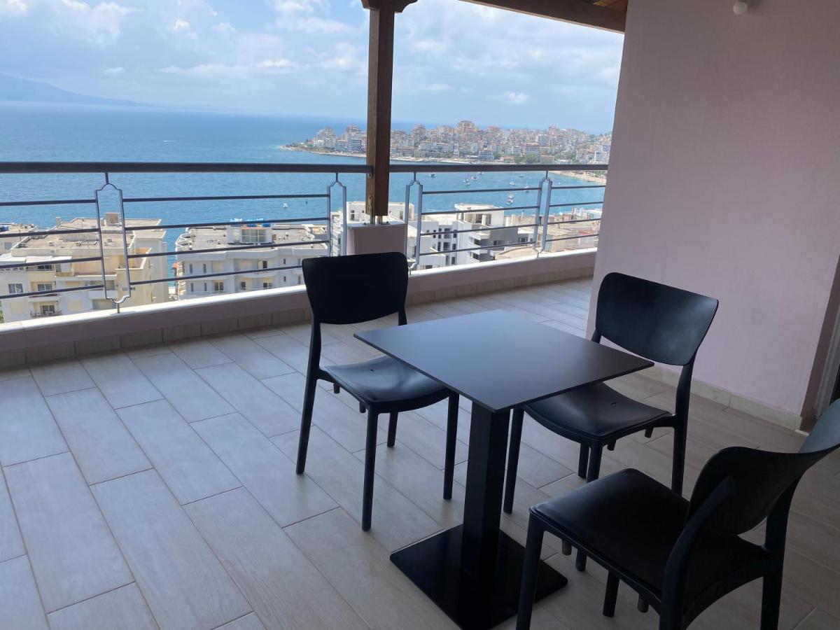 Blue Breeze Attic Apartments Sarandë Eksteriør billede