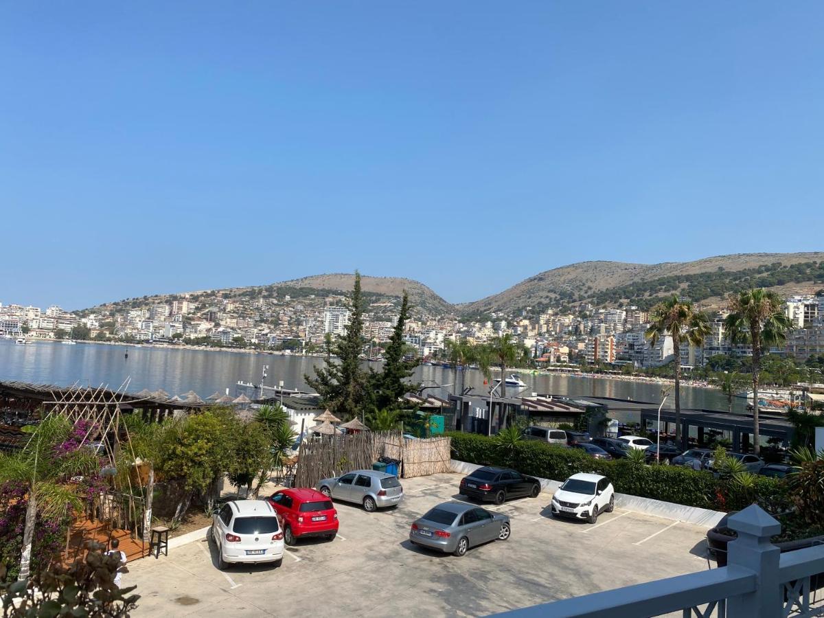 Blue Breeze Attic Apartments Sarandë Eksteriør billede